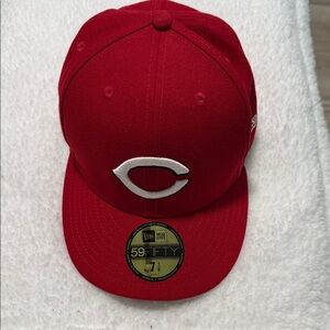 Cincinnati Reds New Era Scarlet Fitted Cap with White Logo